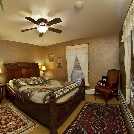 The Historic Elk Mountain Hotel Стая снимка