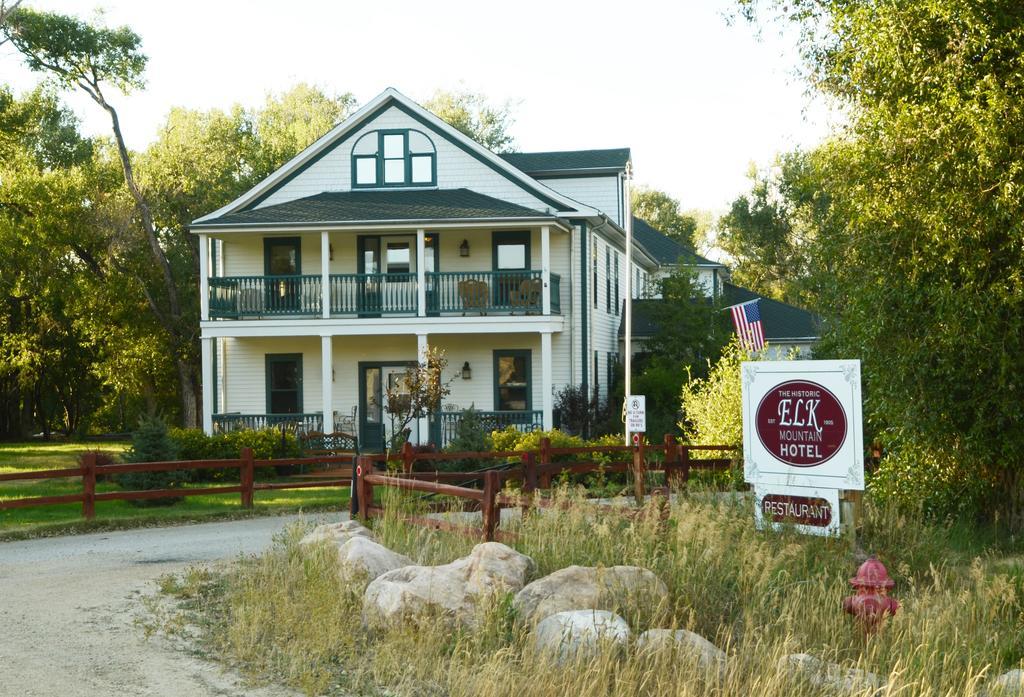 The Historic Elk Mountain Hotel Екстериор снимка