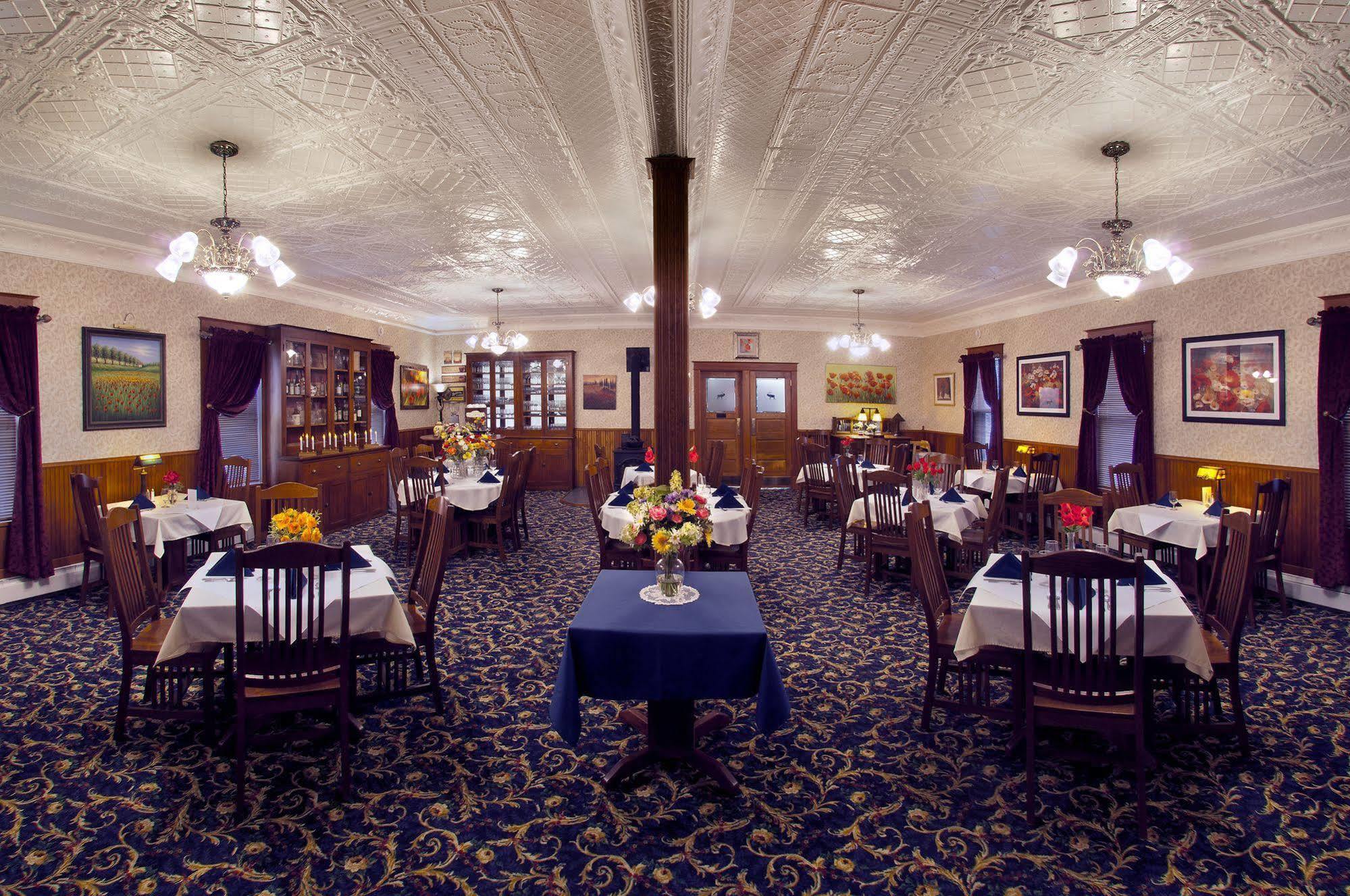 The Historic Elk Mountain Hotel Екстериор снимка