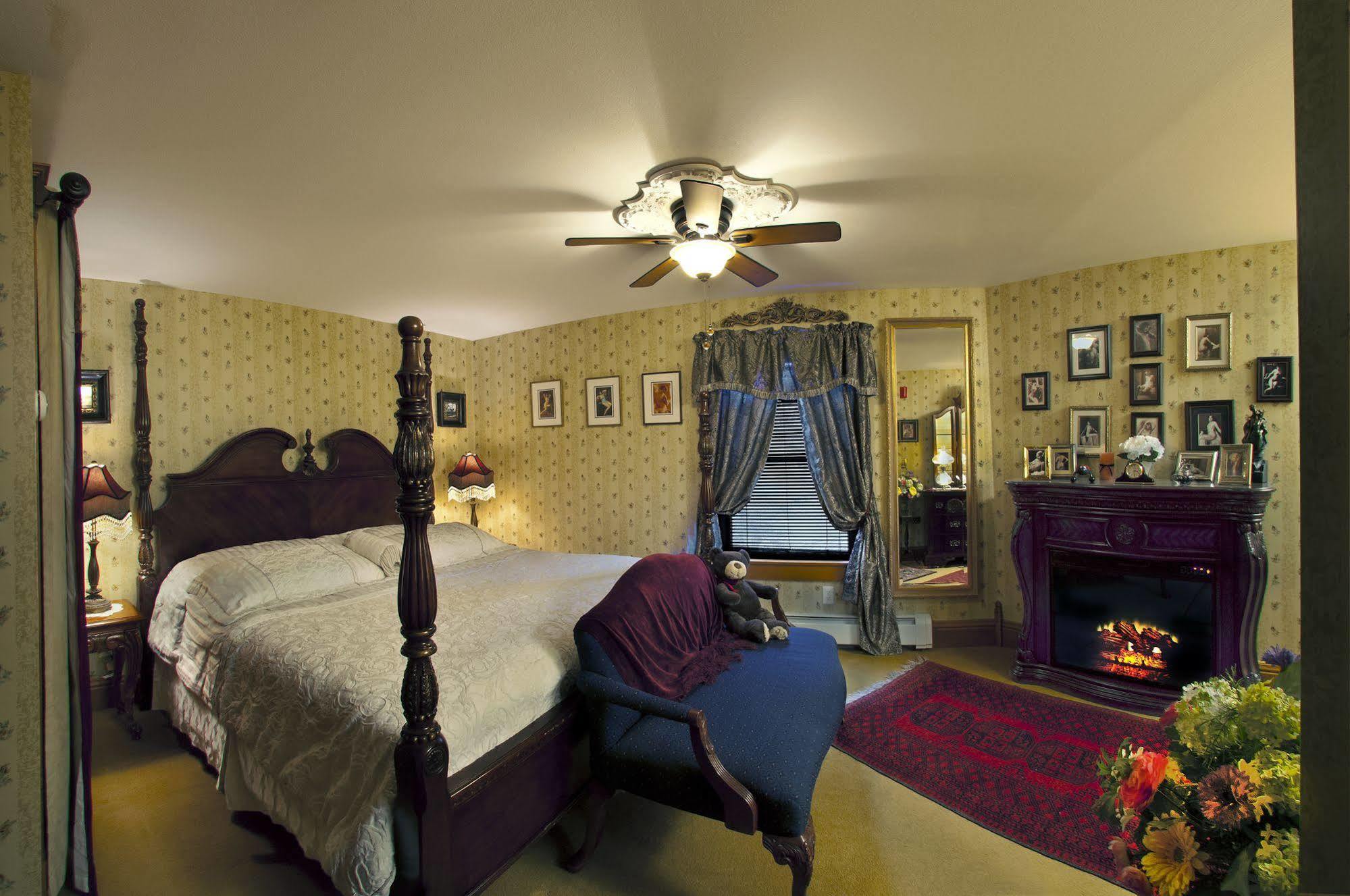 The Historic Elk Mountain Hotel Екстериор снимка