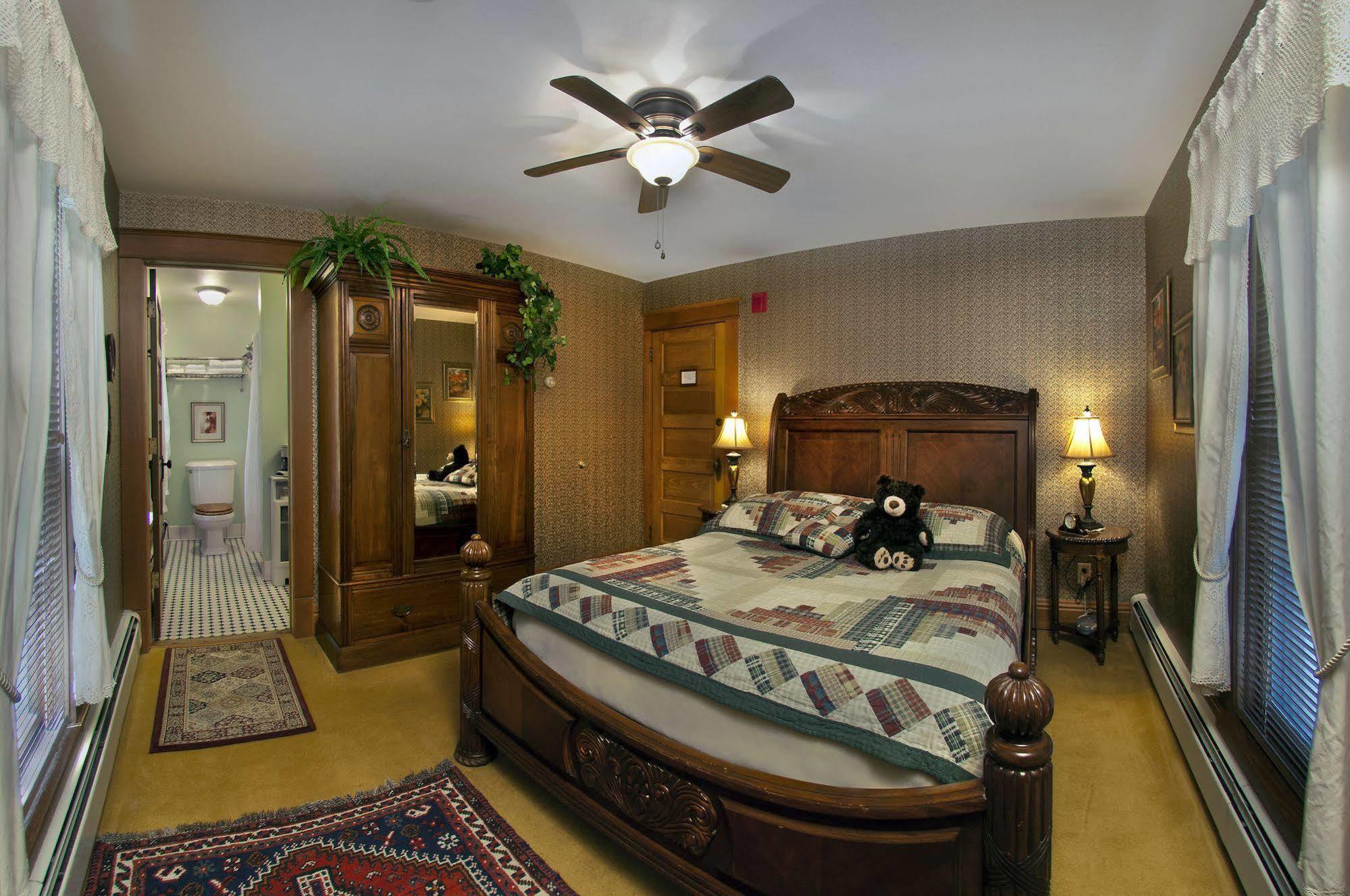 The Historic Elk Mountain Hotel Екстериор снимка
