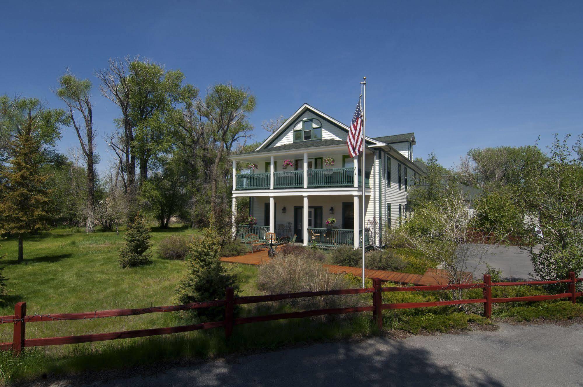 The Historic Elk Mountain Hotel Екстериор снимка