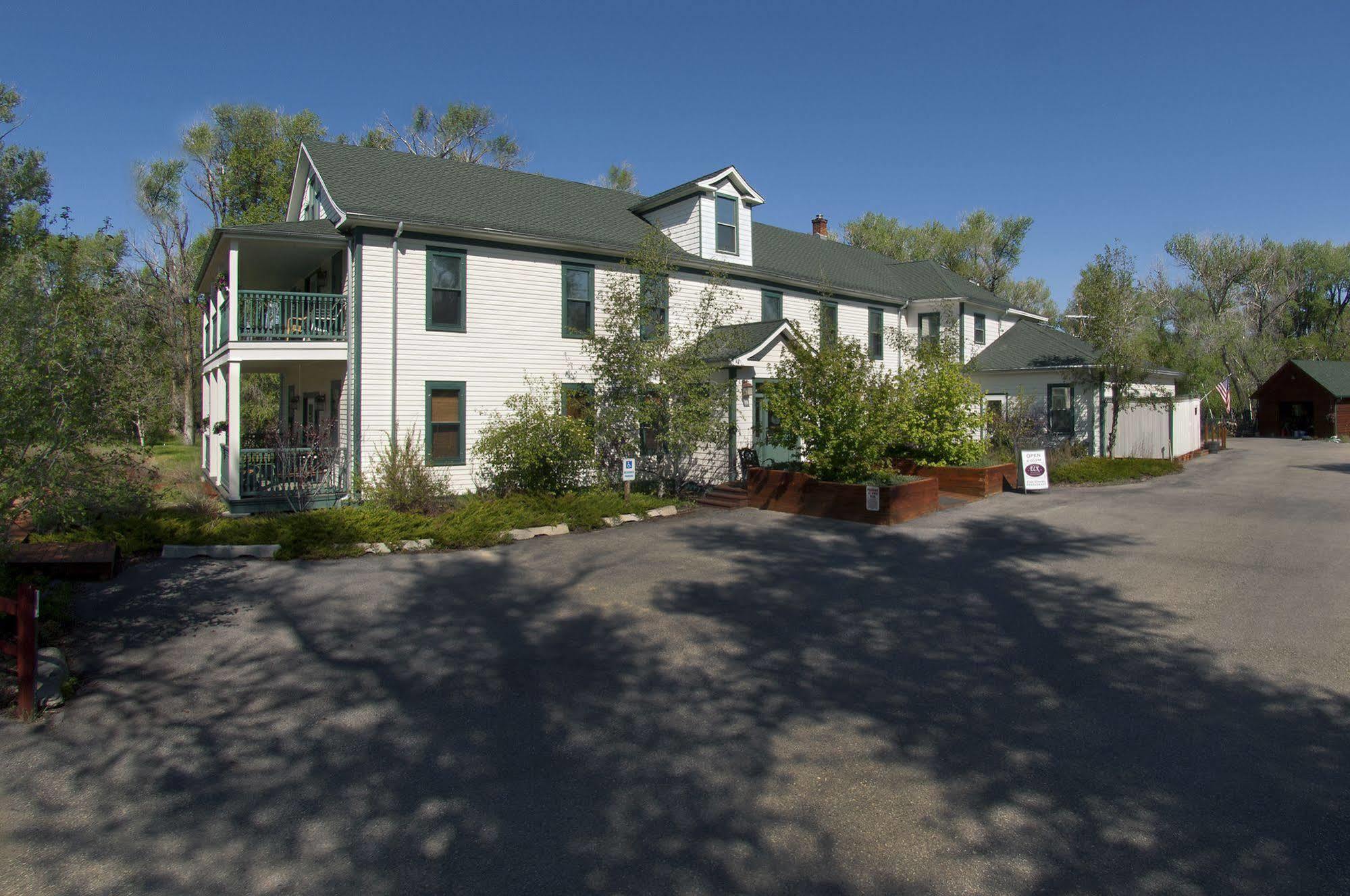 The Historic Elk Mountain Hotel Екстериор снимка