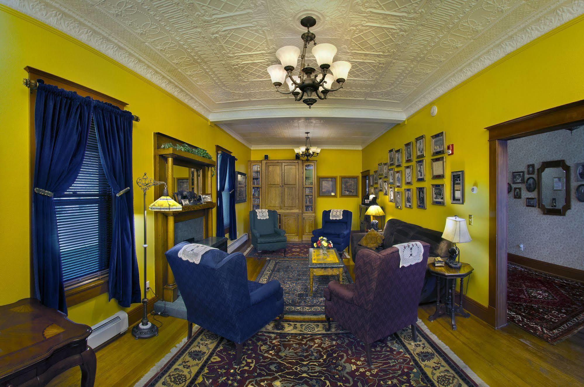The Historic Elk Mountain Hotel Екстериор снимка